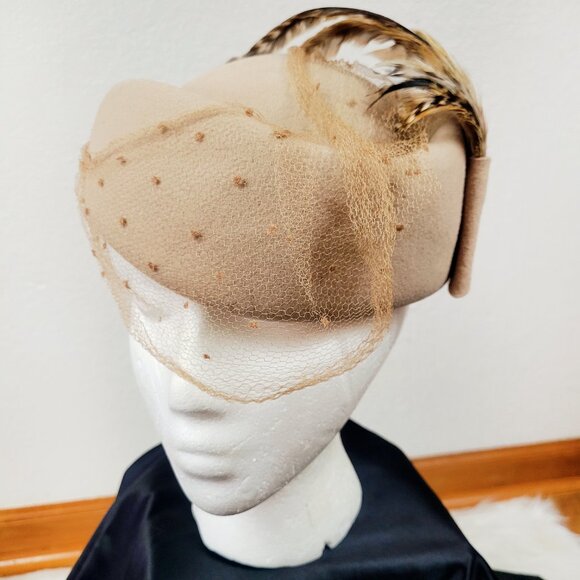 Vintage Bollman Pillbox Hat Doeskin Felt 100% Wool Feathers Beige USA Made Vtg - Picture 6 of 16